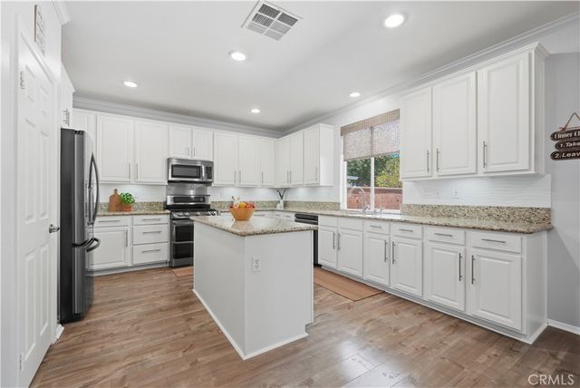 35585 Hawkeye Street, Murrieta, CA 92563
