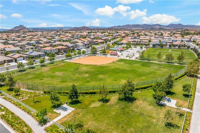 35585 Hawkeye Street, Murrieta, CA 92563