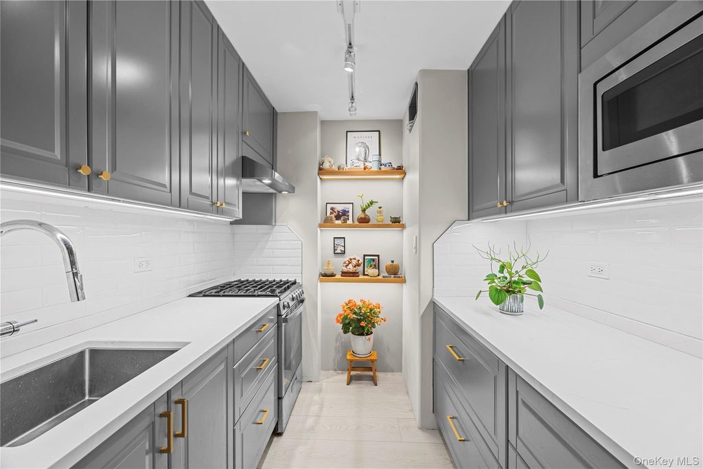 4140 Union Street 4M, Flushing, NY 11355 — exterior