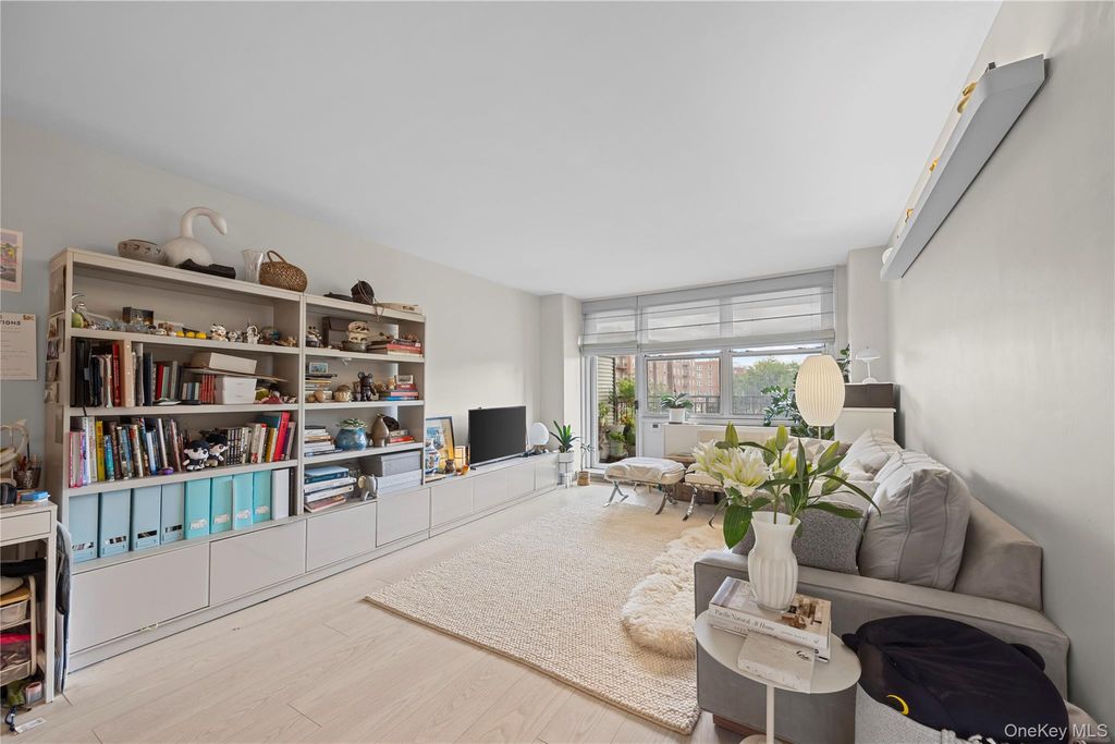 4140 Union Street 4M, Flushing, NY 11355 — photo 3