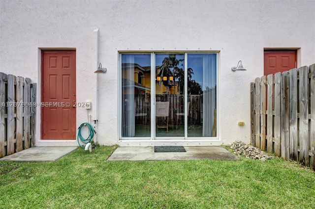 2311 NE 42nd Cir, Homestead, FL 33033