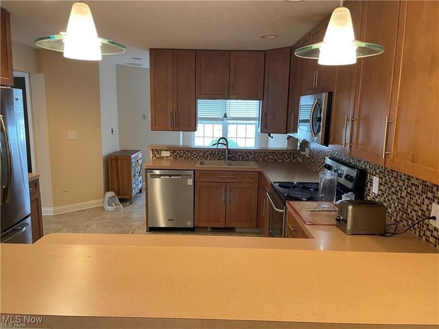 772 Wildberry Circle, Avon Lake, OH 44012