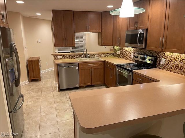 772 Wildberry Circle, Avon Lake, OH 44012