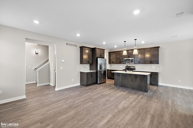 11374 Langfeld Spur, Brighton, MI 48116