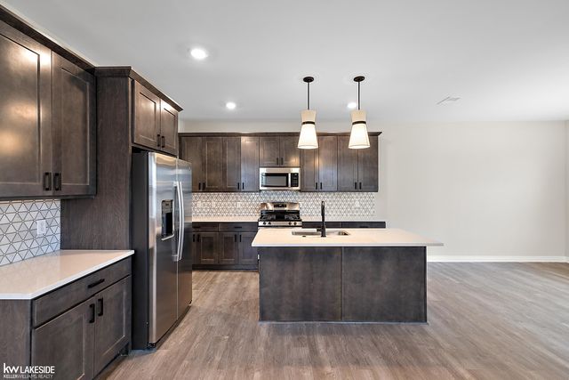 11374 Langfeld Spur, Brighton, MI 48116