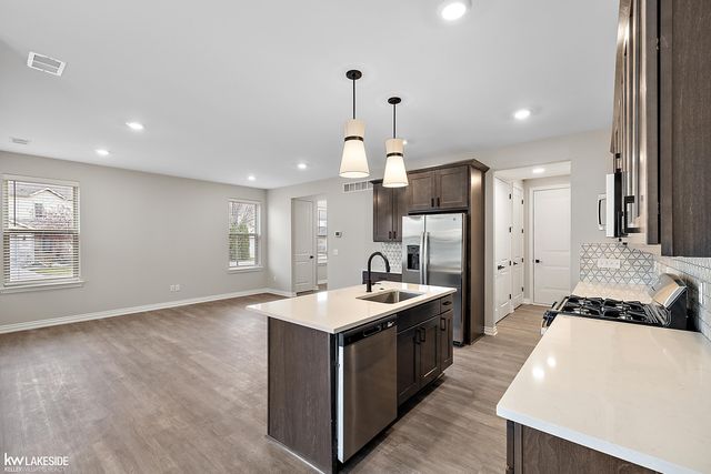 11374 Langfeld Spur, Brighton, MI 48116