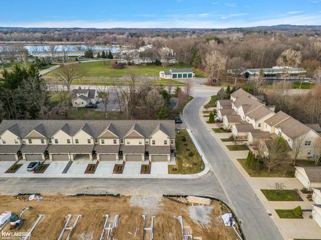 11374 Langfeld Spur, Brighton, MI 48116