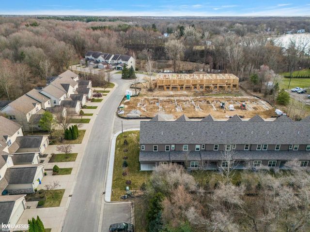 11374 Langfeld Spur, Brighton, MI 48116