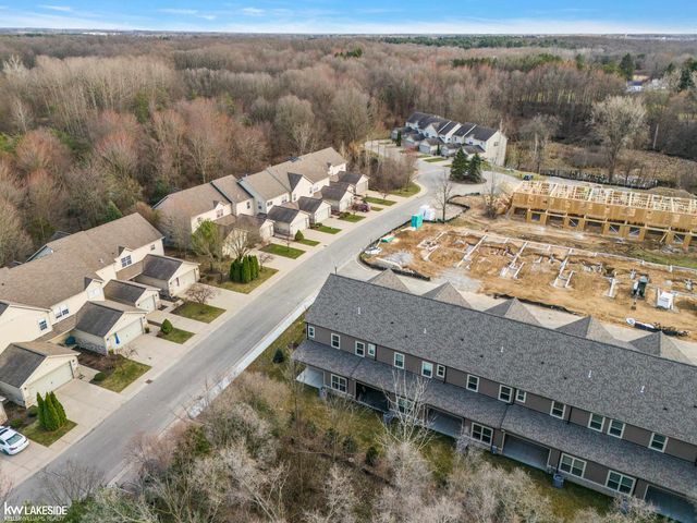 11374 Langfeld Spur, Brighton, MI 48116