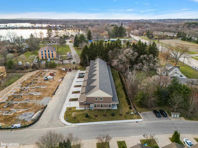 11374 Langfeld Spur, Brighton, MI 48116