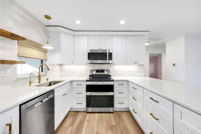 4900 Shady River LN, Fort Myers, FL 33905