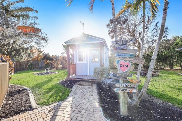 4900 Shady River LN, Fort Myers, FL 33905