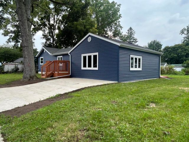 803 Enterprise Street, Buchanan, MI 49107