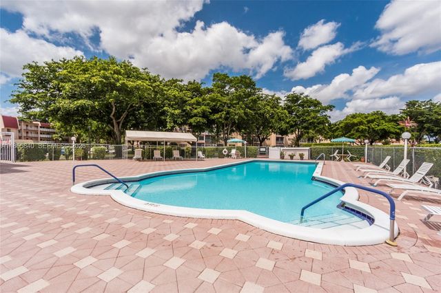 1040 Country Club Drive 309, Margate, FL 33063