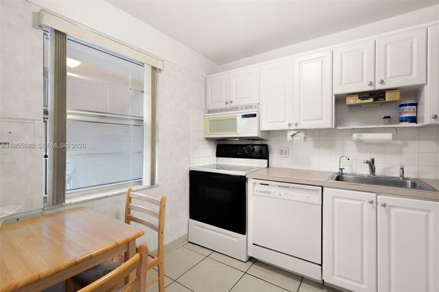 1040 Country Club Drive 309, Margate, FL 33063