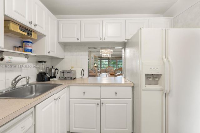 1040 Country Club Drive 309, Margate, FL 33063