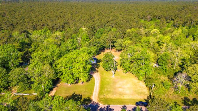 60 W Sierra Road, Coldspring, TX 77331