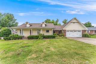 1206 Tru Lane, Rogers, AR 72756