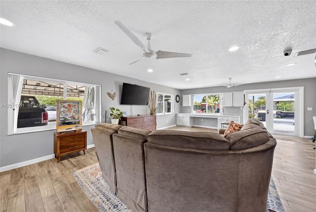 21175 SW 232nd St, Miami, FL 33170
