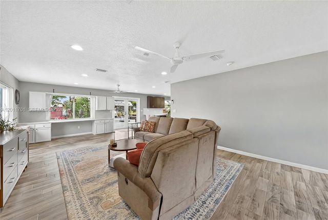 21175 SW 232nd St, Miami, FL 33170