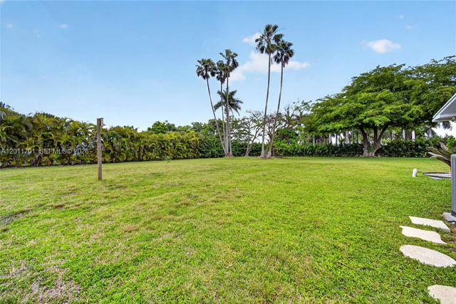 21175 SW 232nd St, Miami, FL 33170