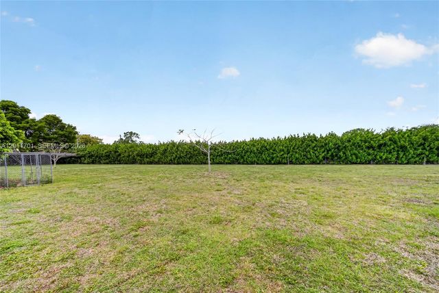21175 SW 232nd St, Miami, FL 33170