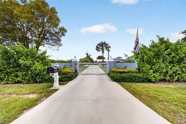 21175 SW 232nd St, Miami, FL 33170