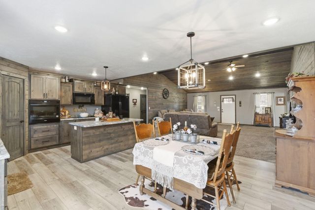 247 Howard Chapel Road, Urbana, MO 65767