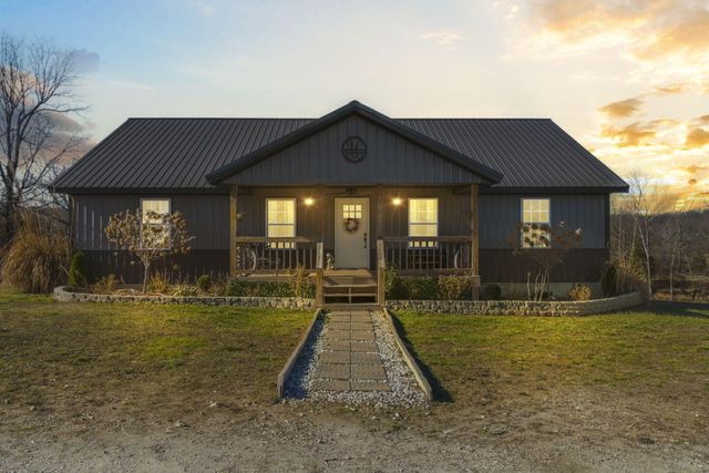 247 Howard Chapel Road, Urbana, MO 65767