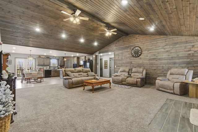 247 Howard Chapel Road, Urbana, MO 65767