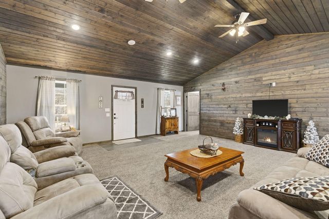 247 Howard Chapel Road, Urbana, MO 65767