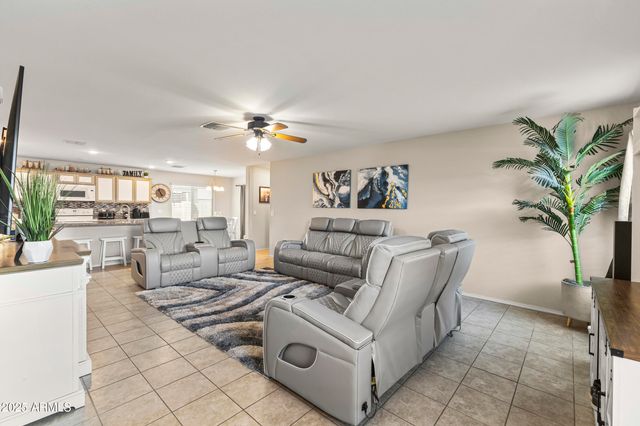 726 W JARDIN Drive, Casa Grande, AZ 85122