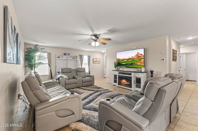 726 W JARDIN Drive, Casa Grande, AZ 85122