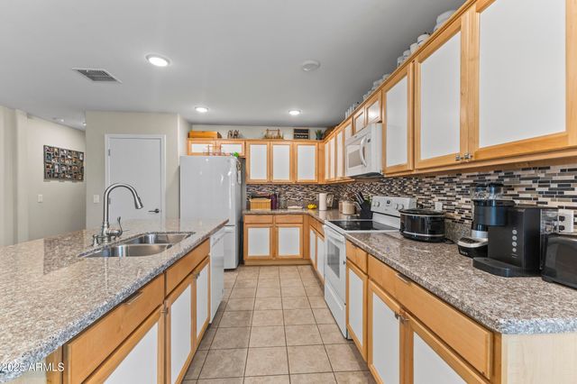 726 W JARDIN Drive, Casa Grande, AZ 85122