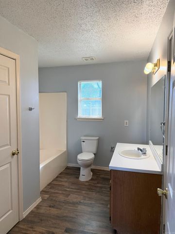 1801 W Cline Street, Clarksville, AR 72830