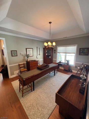 1 Vinson Dr, Raritan Twp., NJ 08822
