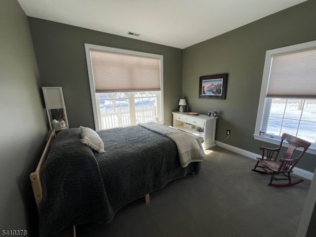 1 Vinson Dr, Raritan Twp., NJ 08822