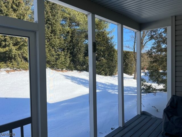 1 Vinson Dr, Raritan Twp., NJ 08822