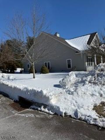 1 Vinson Dr, Raritan Twp., NJ 08822