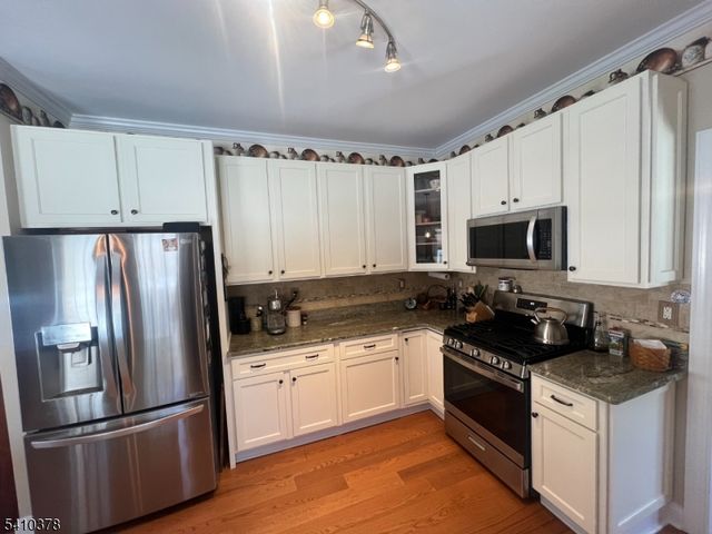 1 Vinson Dr, Raritan Twp., NJ 08822