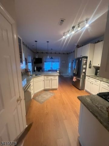 1 Vinson Dr, Raritan Twp., NJ 08822