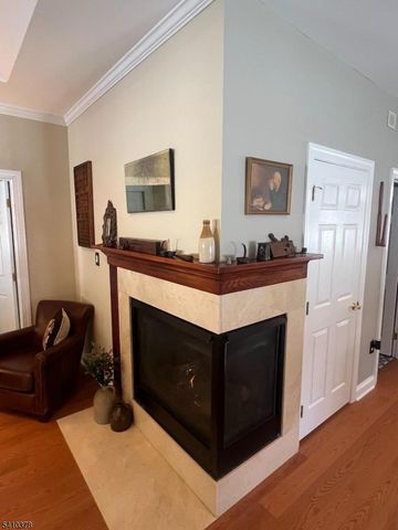 1 Vinson Dr, Raritan Twp., NJ 08822