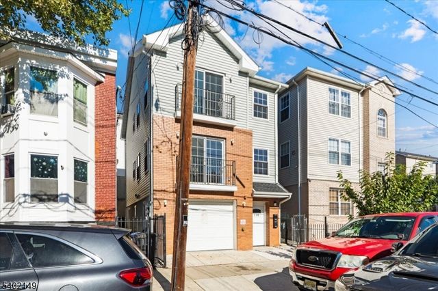 118 Oraton St, Newark City, NJ 07104