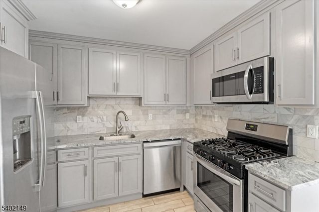 118 Oraton St, Newark City, NJ 07104