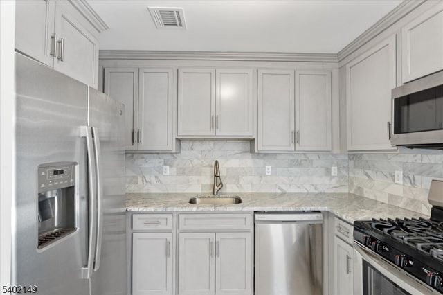 118 Oraton St, Newark City, NJ 07104