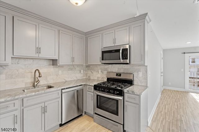 118 Oraton St, Newark City, NJ 07104