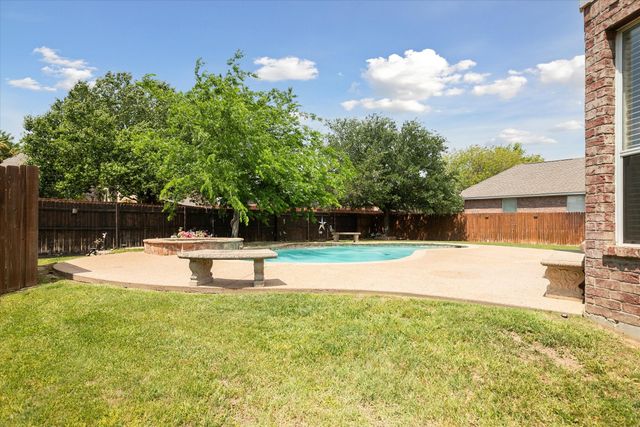 10505 Grayhawk Lane, Fort Worth, TX 76244