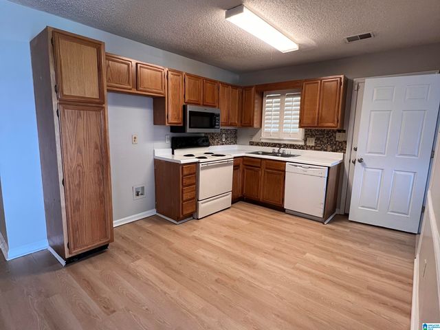 1820 STONEHENGE DRIVE, Center Point, AL 35215
