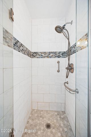 103 Scottsdale Blvd, Louisville, KY 40214