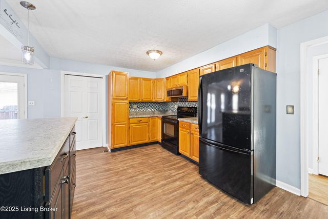 103 Scottsdale Blvd, Louisville, KY 40214